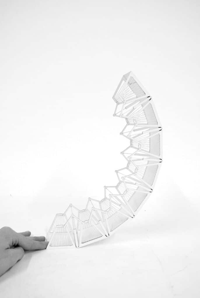 Maquette architecte httpswww.heatherwick.comwp contentuploadsheatherwick Rolling Bridge 8095.jpg
